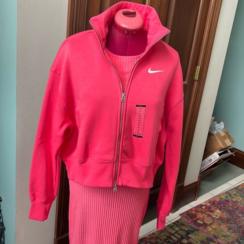 Nike jacket 2-way zip up cropped jacket
collar fleece lining Coral color NWT
